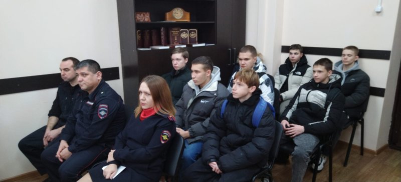 Полицейские Отд МВД России по Любимскому району пригласили в гости 